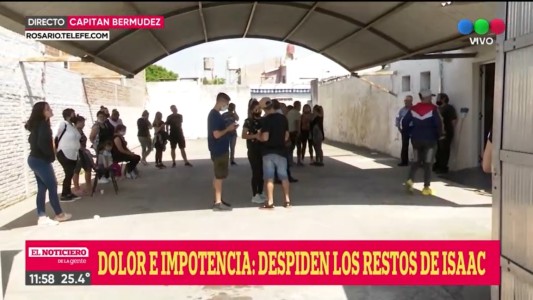 Despiden los restos de Isaac Muñoz en el cementerio de Capitán Bermúdez