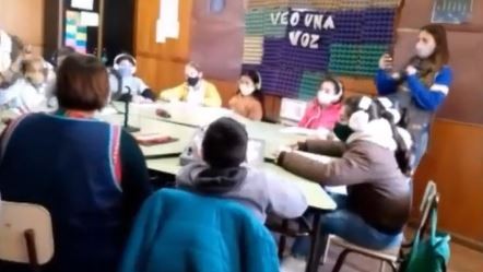 Radio pedagógica: Ponen al aire un programa para chicos sordos y con trastornos emocionales