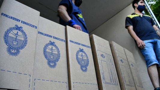 Comenzó la distribución de urnas en los locales de votación en Rosario