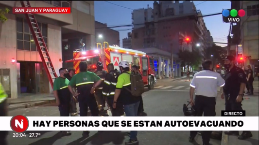 Controlaron incendio en un edificio de Paraguay y San Juan