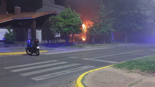 Matrimonio internado tras voraz incendio en una casa de la Costanera de Santa Fe