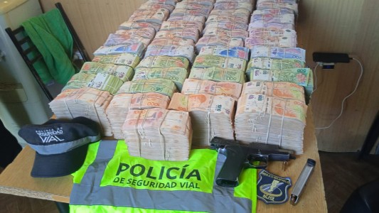 Autopista: llevaba 16 millones de pesos y un pistola en la camioneta
