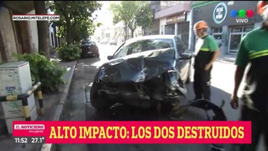 Fuerte choque entre dos vehículos durante la madrugada