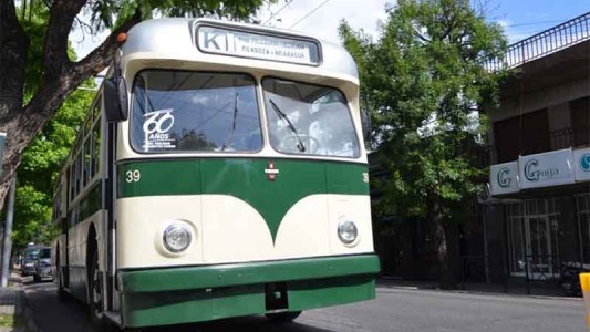 Línea K celebra 60 años recorriendo las calles de la ciudad