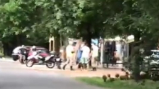 Relatos salvajes: molieron a golpes a un inspector de tránsito y terminaron presos