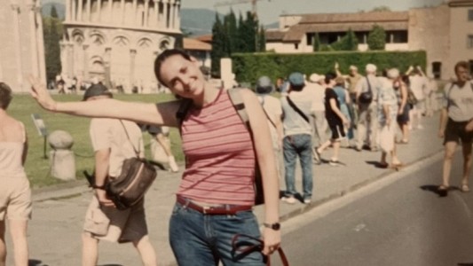 De no creer: una mujer mostró la foto que le sacaron en la Torre de Pisa y estallaron las risas en redes sociales