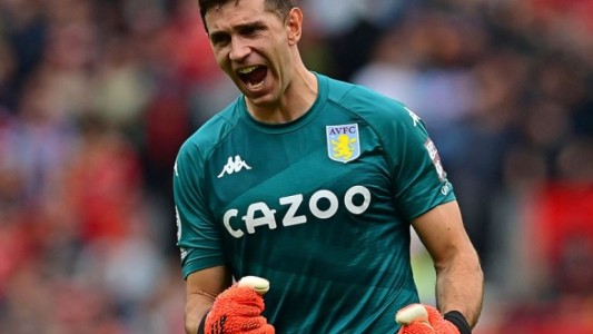 Manchester United estaría dispuesto a pagar una fortuna para contratar a Dibu Martínez