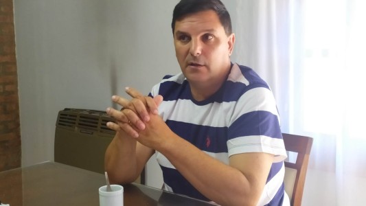 El intendente de Roldán encontró un micrófono en su oficina