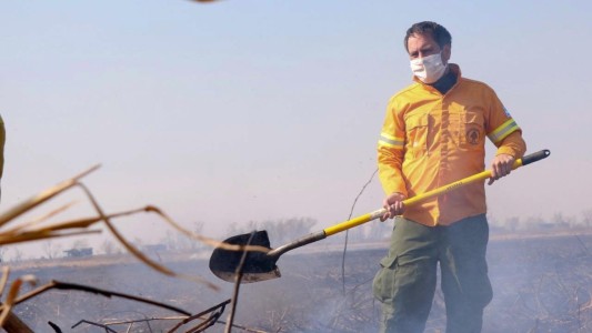 Las llamas en los humedales no cesan y Juan Cabandié sigue en silencio