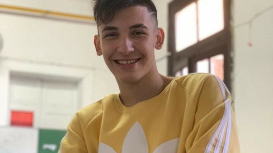 Dejen de matar pibes: lo asesinaron de una puñalada en el corazón frente al shopping