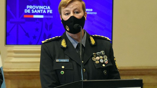 Policía que no se haya vacunado contra el covid se le quitará el arma reglamentaria