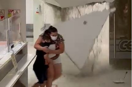 Video: así fue el momento del derrumbe del techo del Sanatorio de Niños en el que los pacientes se salvaron de milagro