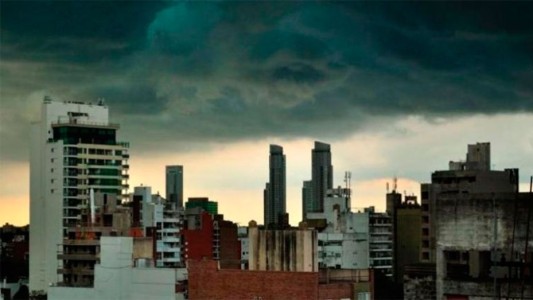 Fuertes ráfagas y lluvia en la madrugada de Rosario