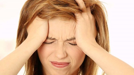 Variante Ómicron: el síntoma indeseable que aparece en las personas contagiadas