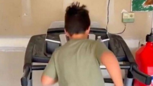 Obliga a sus hijos a caminar 12 mil pasos por día para poder jugar videojuegos