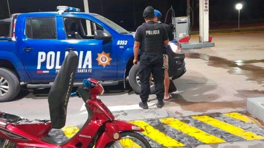 Recuperó su moto luego de atender al hombre que se la había robado