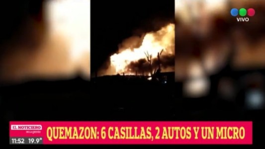 Voraz incendio por un cortocircuito en Barrio La Lagunita