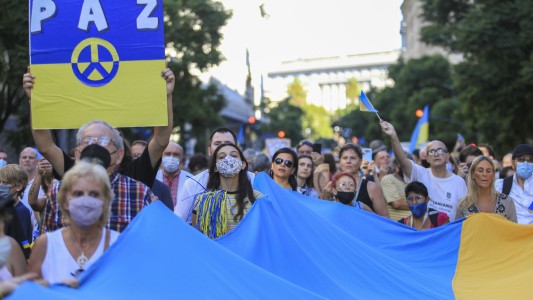 Numerosa marcha en apoyo a Ucrania en el Obelisco