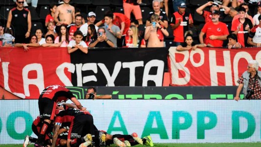 Newell's goleó a Atlético Tucumán en el Coloso