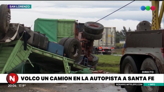 Volcó un camión en la Autopista Rosario – Santa Fe