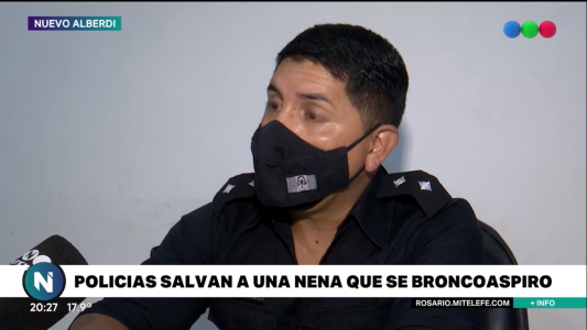 Policías le salvaron la vida a una beba que se broncoaspiró