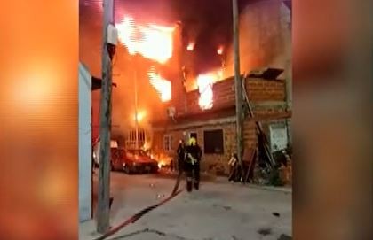 Se quemó una casa en Lanús: una familia con tres hijos pequeños perdieron todo