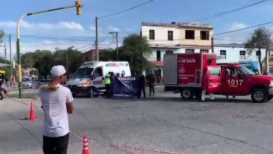 Tragedia en Salta: una nena cayó del auto de su papá y murió atropellada