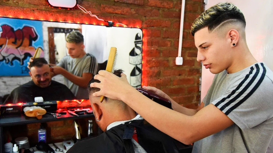 Lanzan microcréditos para que egresados de centros de formación laboral realicen emprendimientos