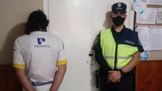 Brutal femicidio en Pehuen Co: asesinó a su pareja a puñaladas y quedó detenido