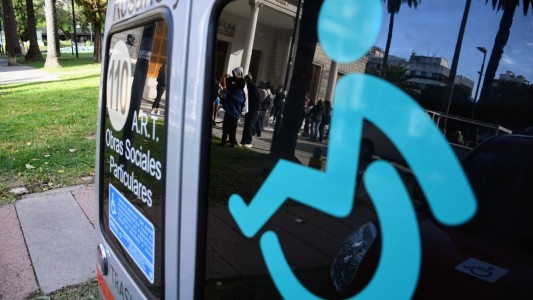 La falta de pago a transportes especiales dificulta la rehabilitación de unos 200 chicos santafesinos