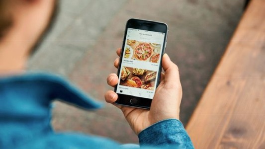 "Cobro indebido": imputan a las app de delivery por la "propina"