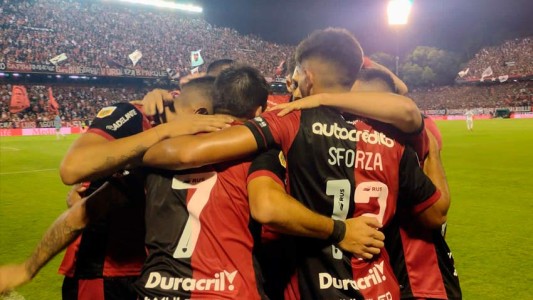 Newells le ganó 3 a 1 a Platense en el Coloso