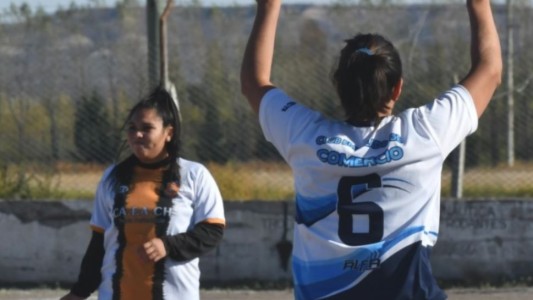 Dura sanción para la futbolista que agredió a un árbitro en Chubut: no podrá jugar por un año