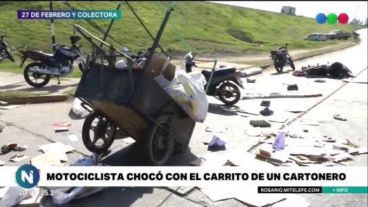Impactante choque entre un motociclista y un cartonero: los dos resultaron heridos