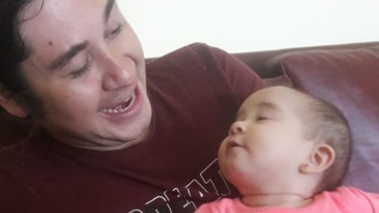 La emocionante historia de Alejandro, el joven que lucha para que su hija sea feliz