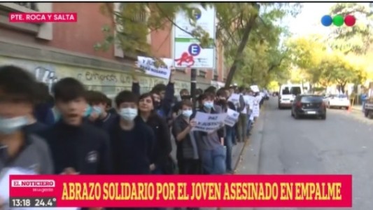 Abrazo solidario en el San José por David, el joven asesinado en Empalme