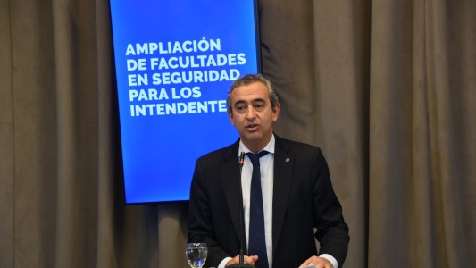 Javkin envió un proyecto de ley para poder elegir el Jefe de Policía