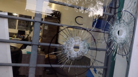 Segunda balacera contra una agencia de autos en la zona sur