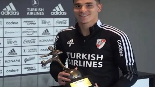 Julián Álvarez recibió el premio como "Mejor Jugador de América"