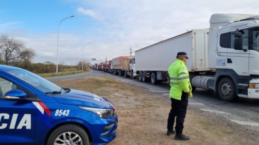Actualizan información sobre los cortes de rutas en accesos a Rosario y la zona