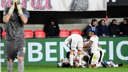 Newell’s venció a Estudiantes en La Plata y es el único líder del campeonato