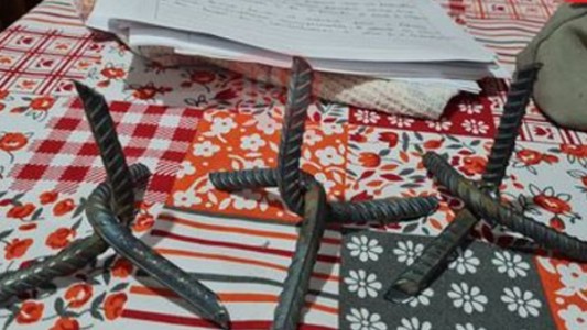 Advierten que arrojaron clavos miguelito en autopista y rutas de la región