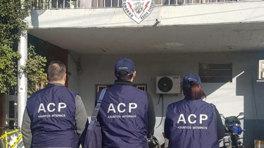 Policías a prisión por robarle 135 mil pesos a mujer que chocó con el auto