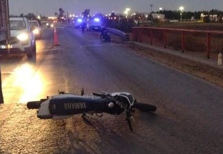 Murió motociclista en el puente de la Ruta AO12 que cruza Autopista