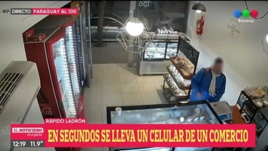 Video: alerta por el vendedor de pañuelitos que roba celulares