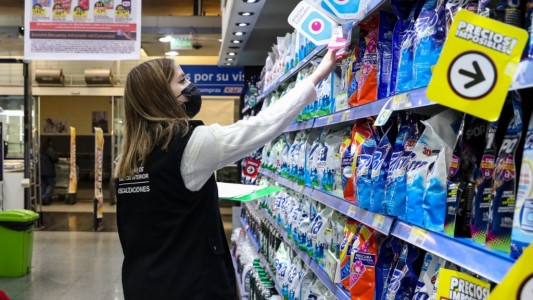 Ante la faltante de productos, el gobierno endurece los controles en supermercados