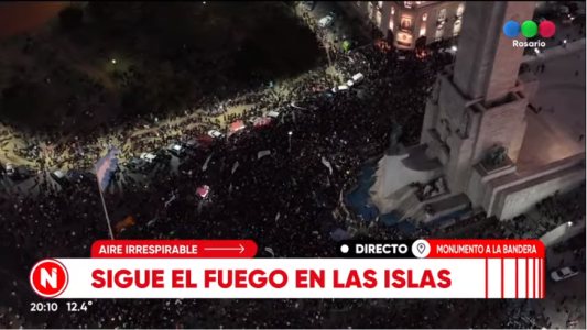 Concentración en el Monumento y fuego en las islas