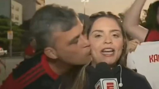 Una periodista fue acosada en vivo durante la previa de Flamengo-Vélez