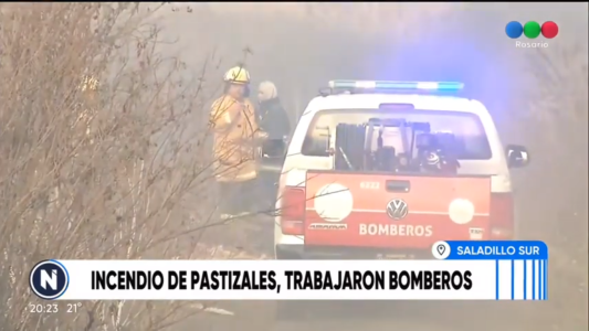 Incendio de pastizales en un descampado de la zona del Saladillo Sur