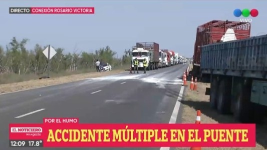 Choque y humo en el puente que une Rosario con Victoria
